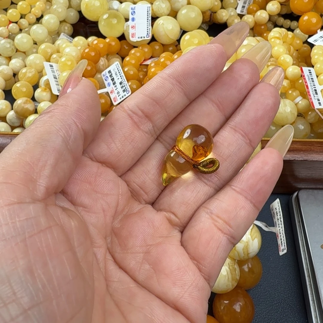琥珀未镶嵌珠宝奇石