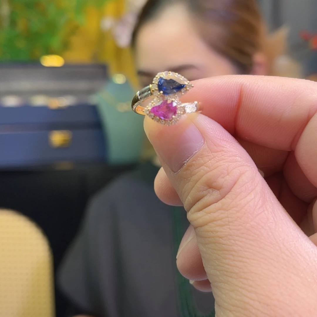 戒指蓝宝石18K金镶嵌