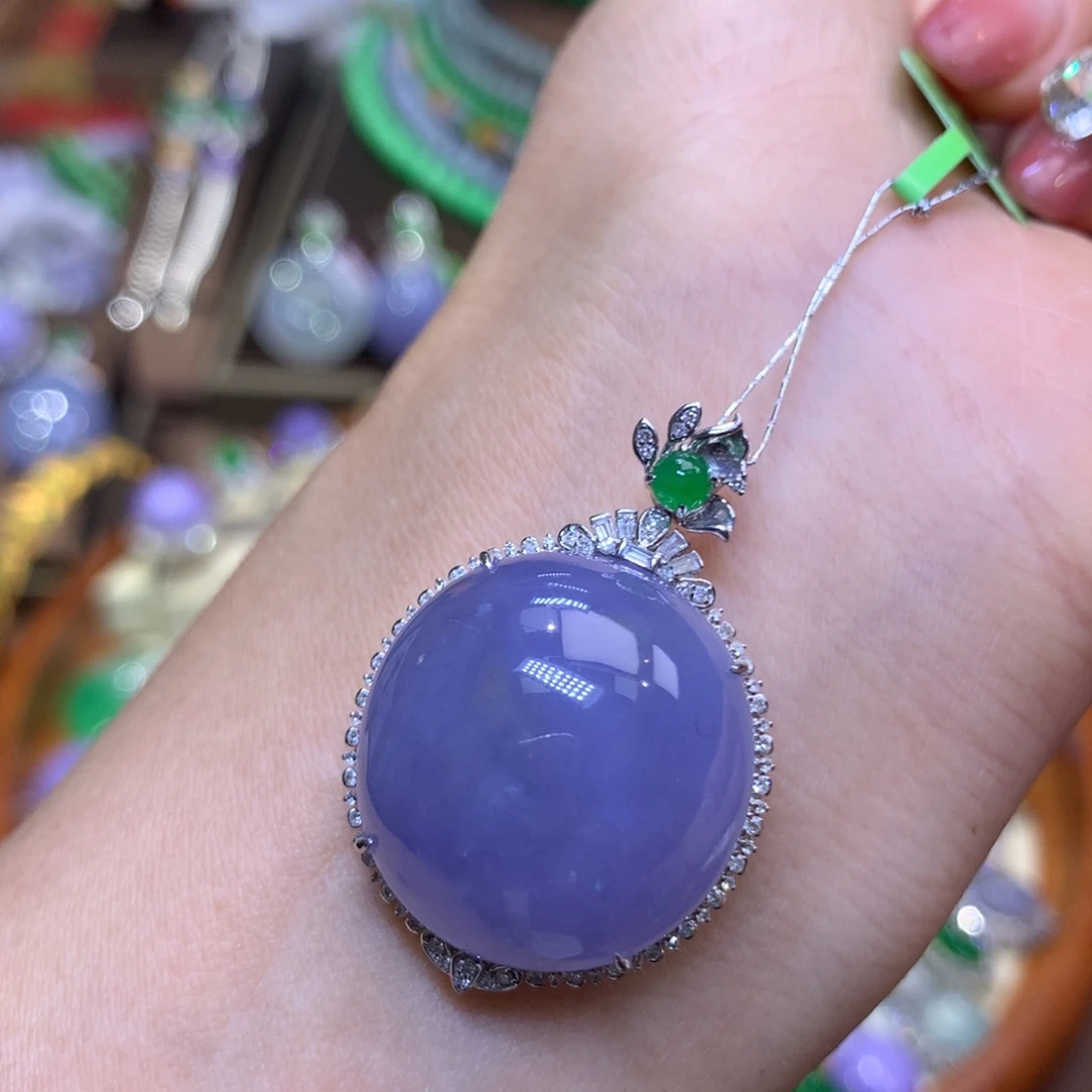 翡翠18K金镶嵌颈饰翡翠