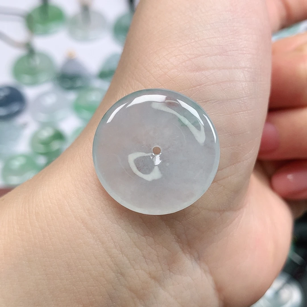 翡翠颈饰未镶嵌平安