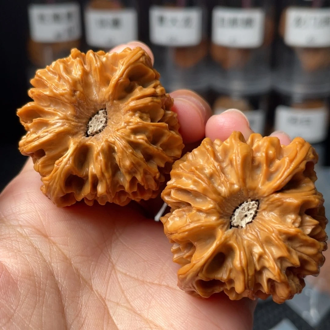 静***开文玩核桃吊坠43龙门涧