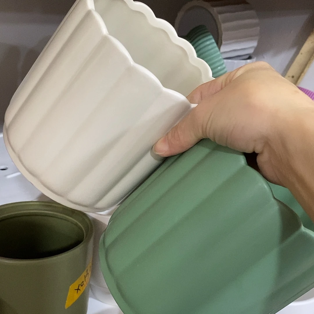 杯子陶盆有孔 瑕疵介意勿拍