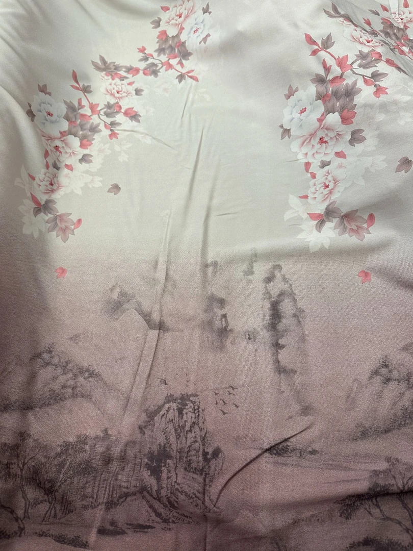 【仿蚕丝双绉】新款定位印花仿蚕丝碎花面料冰羽丝面料