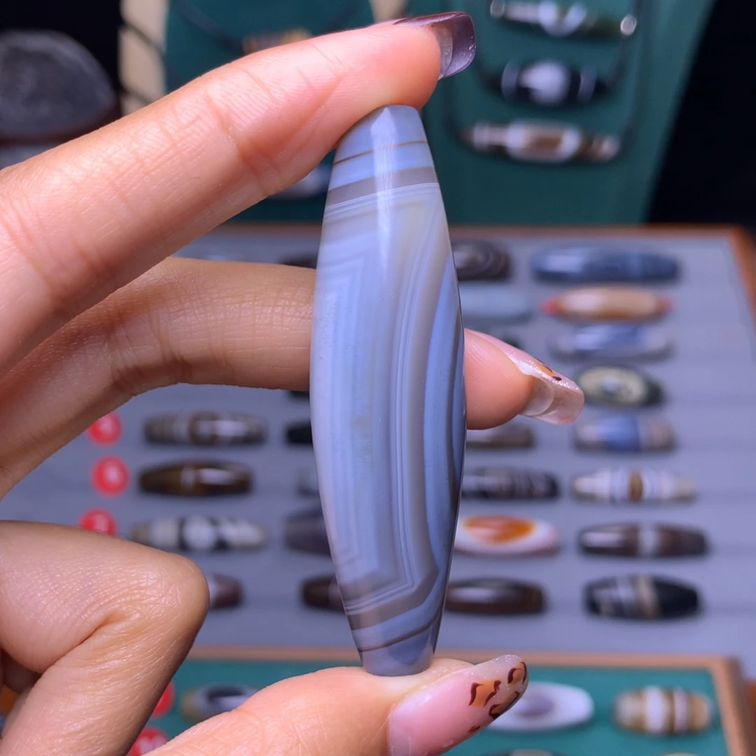 未镶嵌颈饰玛瑙/玉髓文*