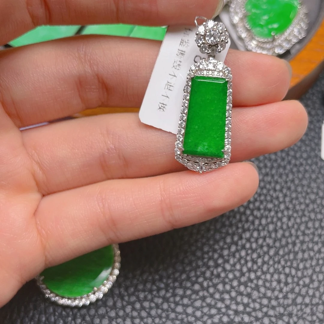 【闪购商品】翡翠吊坠(不含链)银S925镶嵌