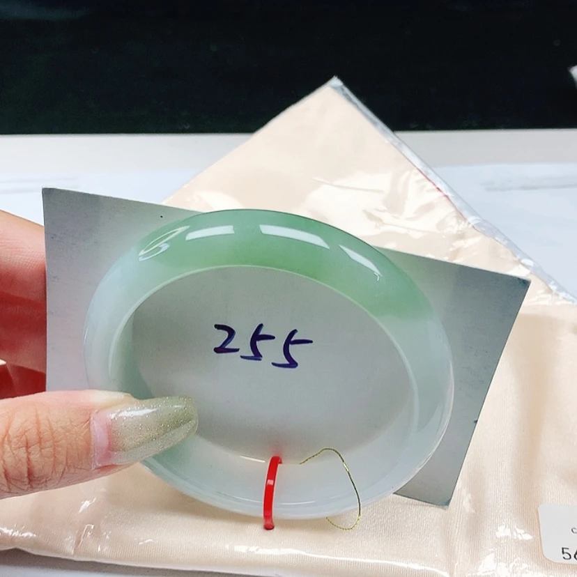 【闪购商品】翡翠手镯未镶嵌 正圈56+
