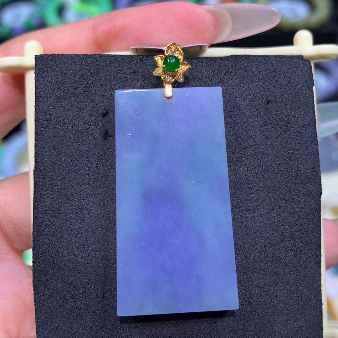 翡翠18K金镶嵌颈饰翡翠