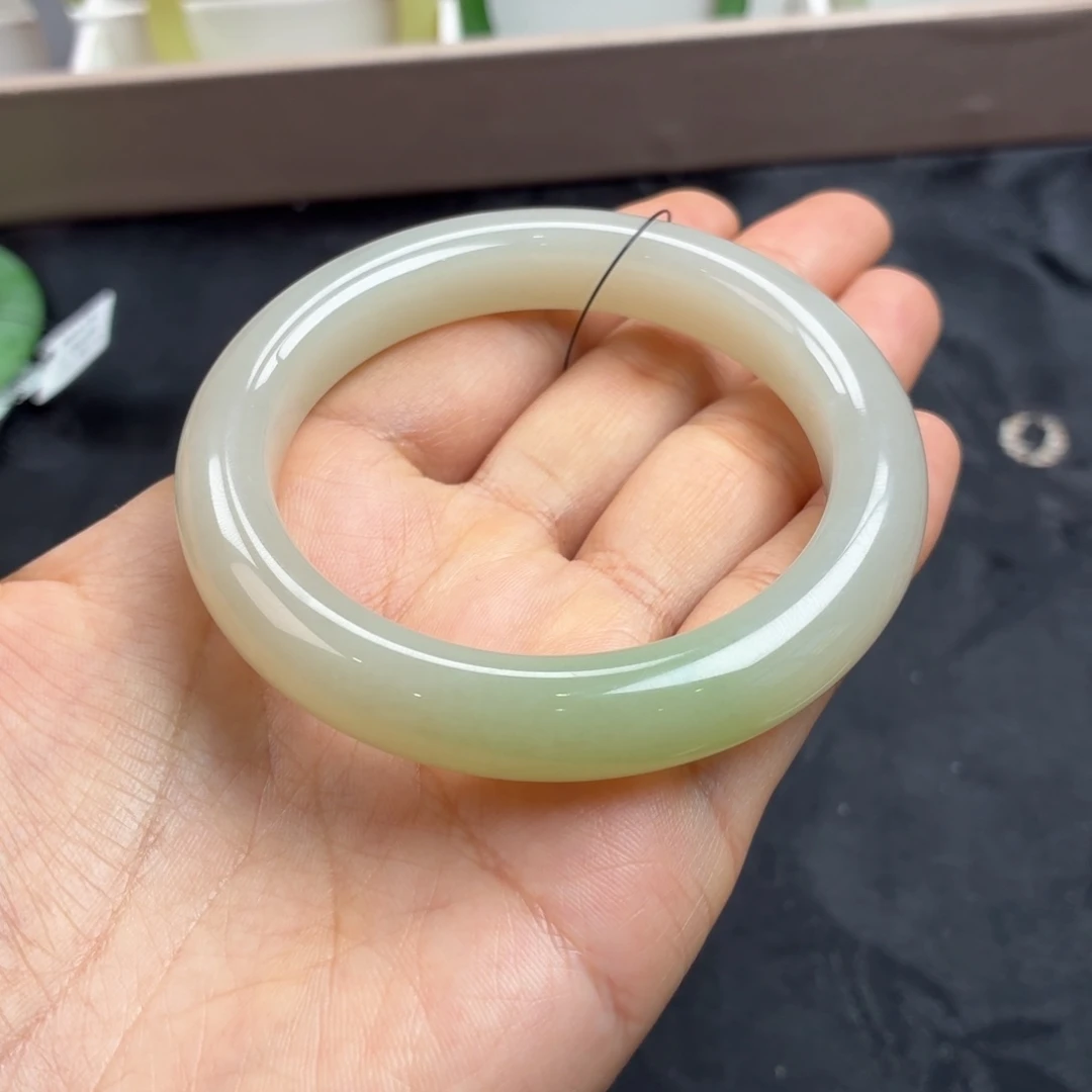 和田玉未镶嵌手镯冰底翠青54圈