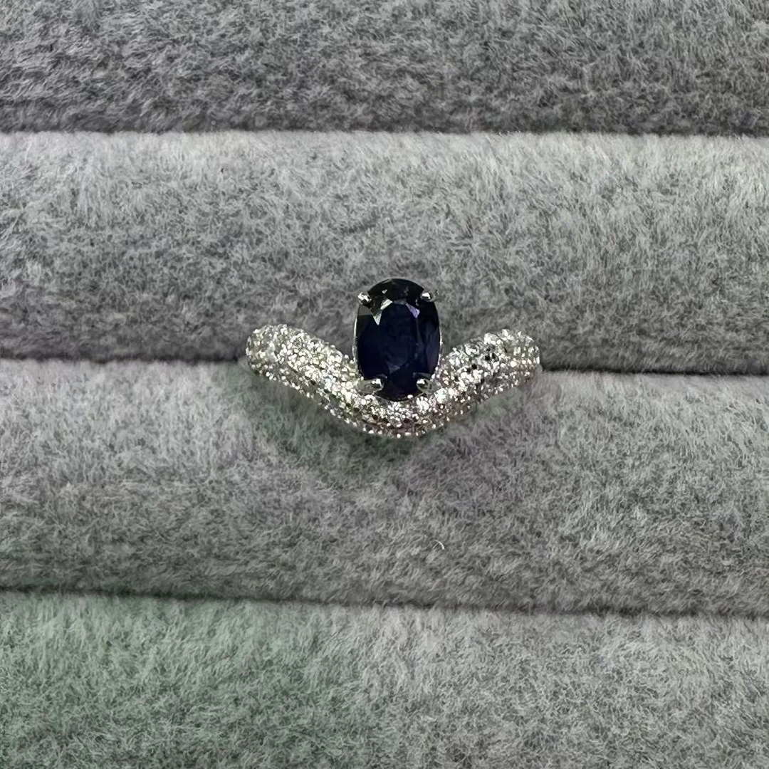 天然蓝宝石戒指925银镶嵌简单时尚设计款式大气5*7尺寸经典款式