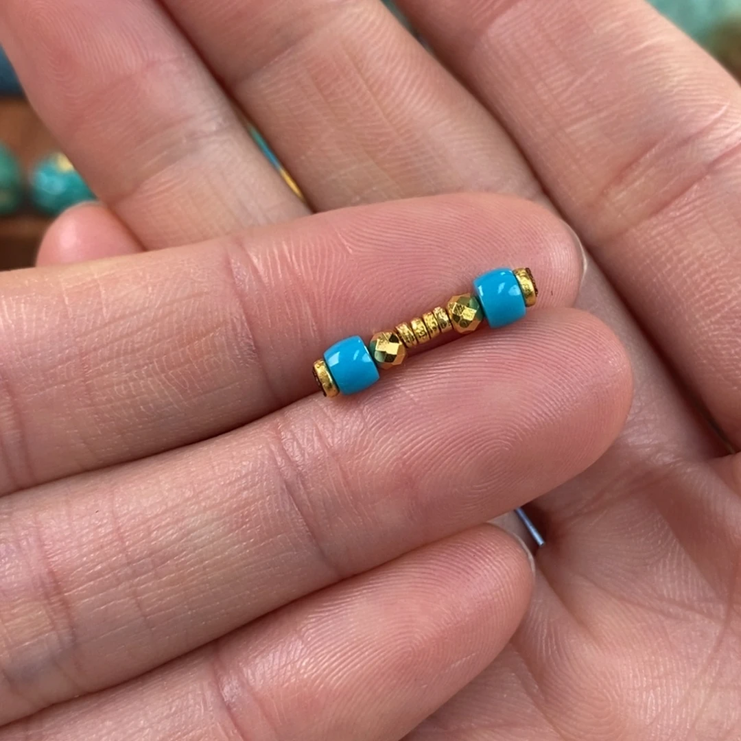 绿松石未镶嵌。万向轴