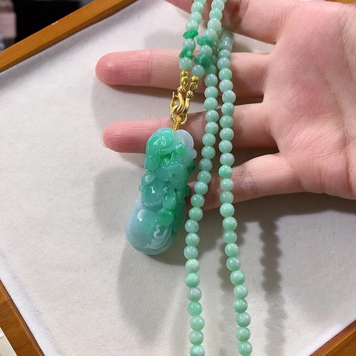 翡翠未镶嵌颈饰翡翠吊坠