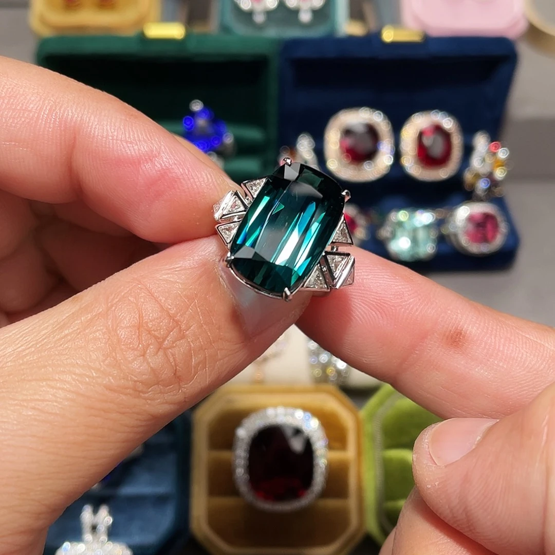 18K金镶嵌戒指碧玺16.68ct