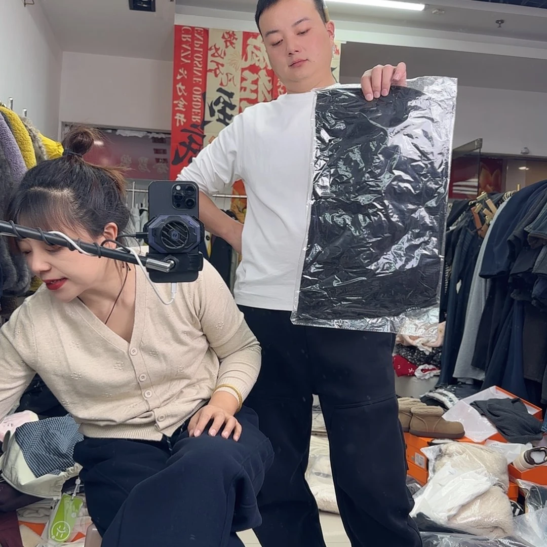 075黑色特价针织毛衣