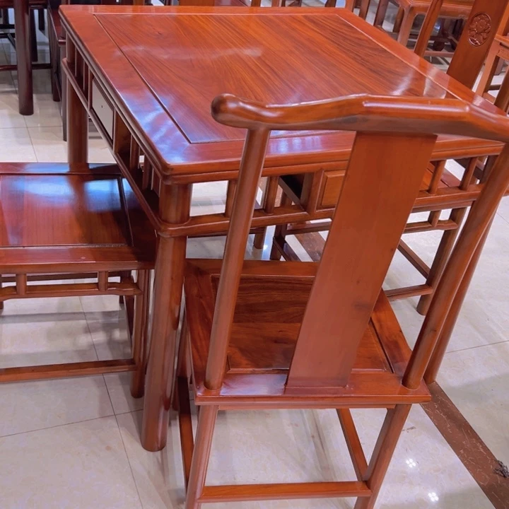 花梨木类家具一桌4椅