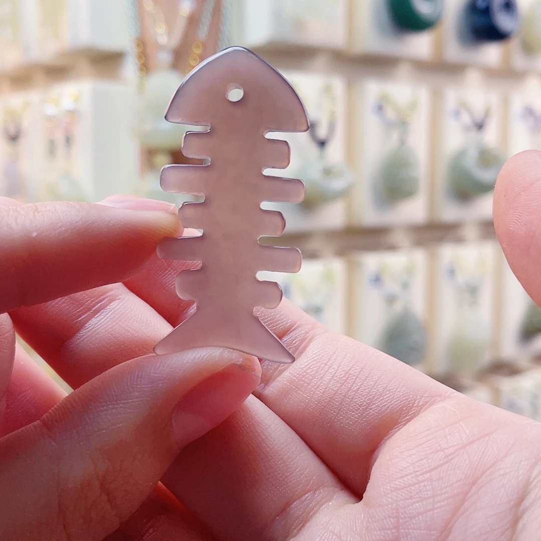 和田玉未镶嵌吊坠(赠链)