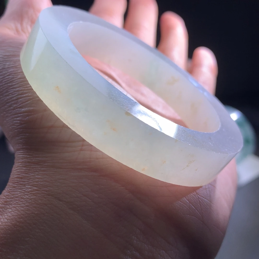 定制翡翠未镶嵌手镯