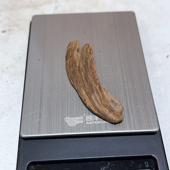摆件沉香工*土熟黄棋1. 克，香韵足