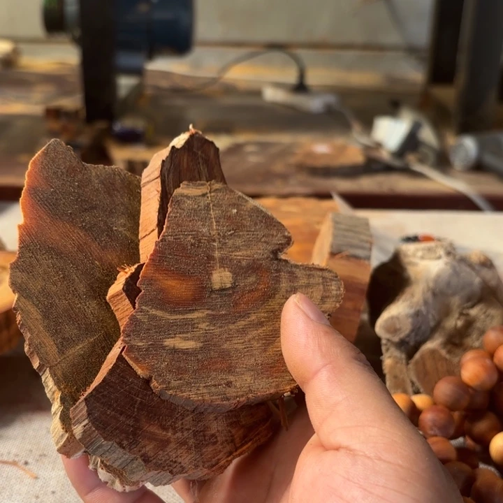 善***生柏木香块黑油2.0222