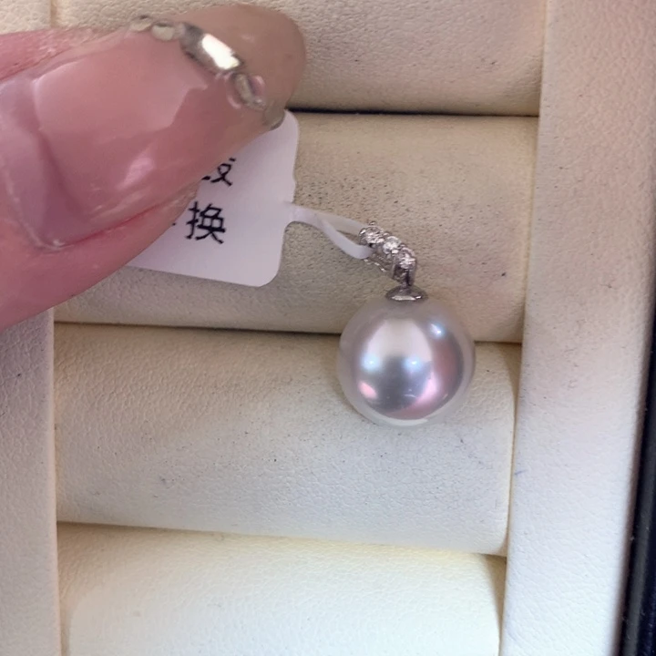 颈饰18K金镶嵌海水珍珠