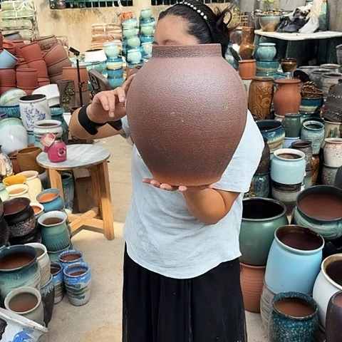 口15高33瑕疵一个盆子。