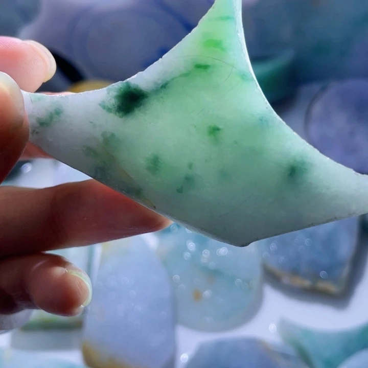 颈饰未镶嵌翡翠天然缅甸翡翠料子