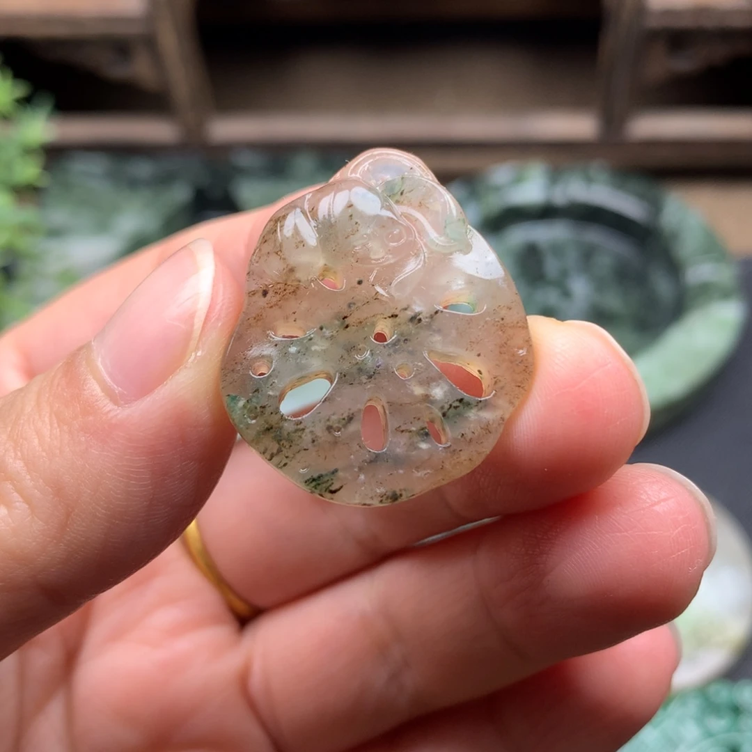 独山玉未镶嵌颈饰