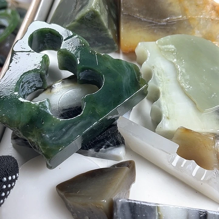 和田玉（糖玉）和田玉边角料9K金镶嵌云****9