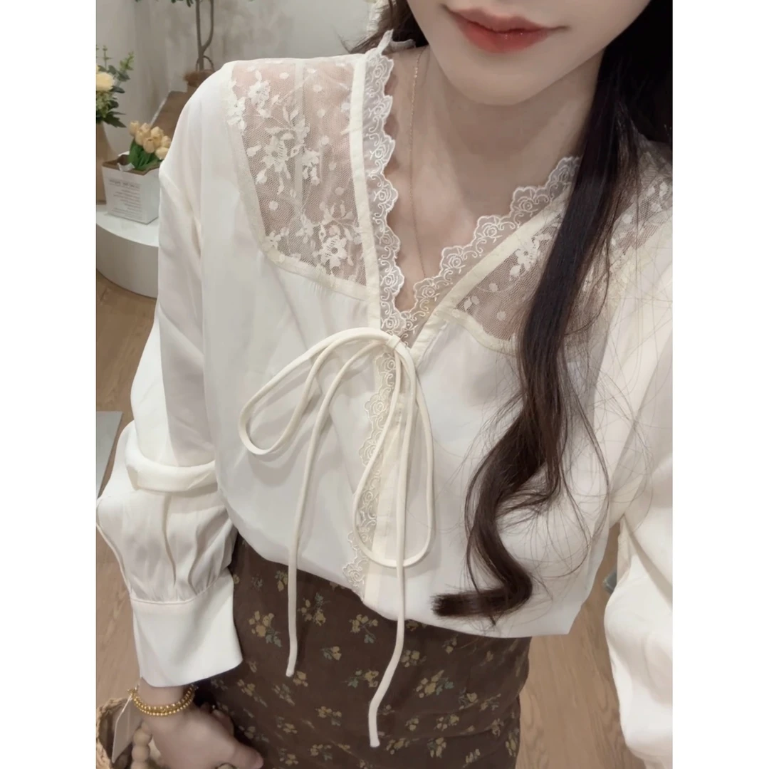 【半糖】米色蕾丝拼接花边衬衫女春法式设计感气质上衣