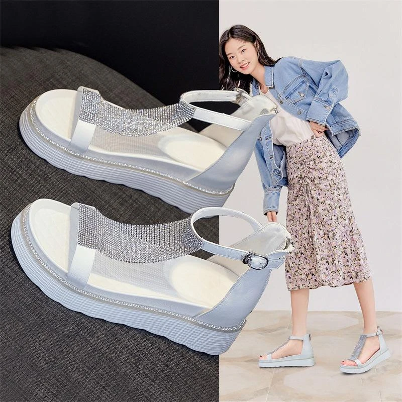 2025年夏季新款坡底凉鞋女款平底罗马网红超火休闲时尚水钻松糕鞋