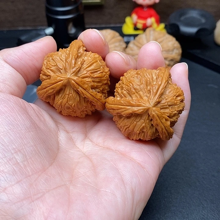 用***5文玩核桃把件白奔