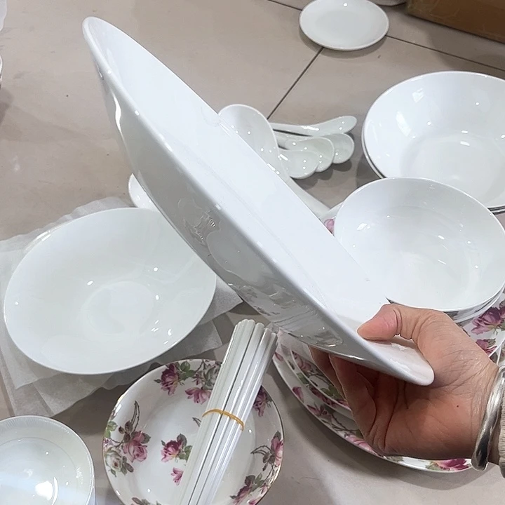 盘微瑕骨瓷斜边品大一个