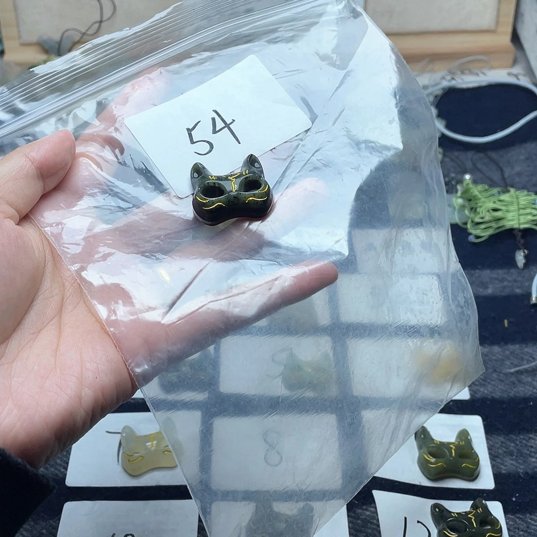 蛇纹石玉颈饰未镶嵌日****乐