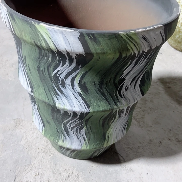 高度37厘米口31厘米