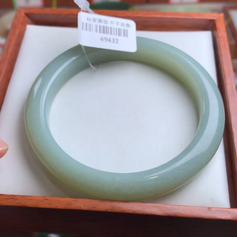 【闪购商品】和田玉手镯未镶嵌
