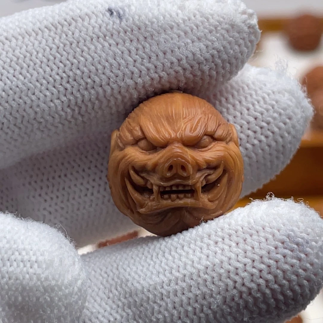 文玩核桃吊坠影*，猴头核桃雕刻