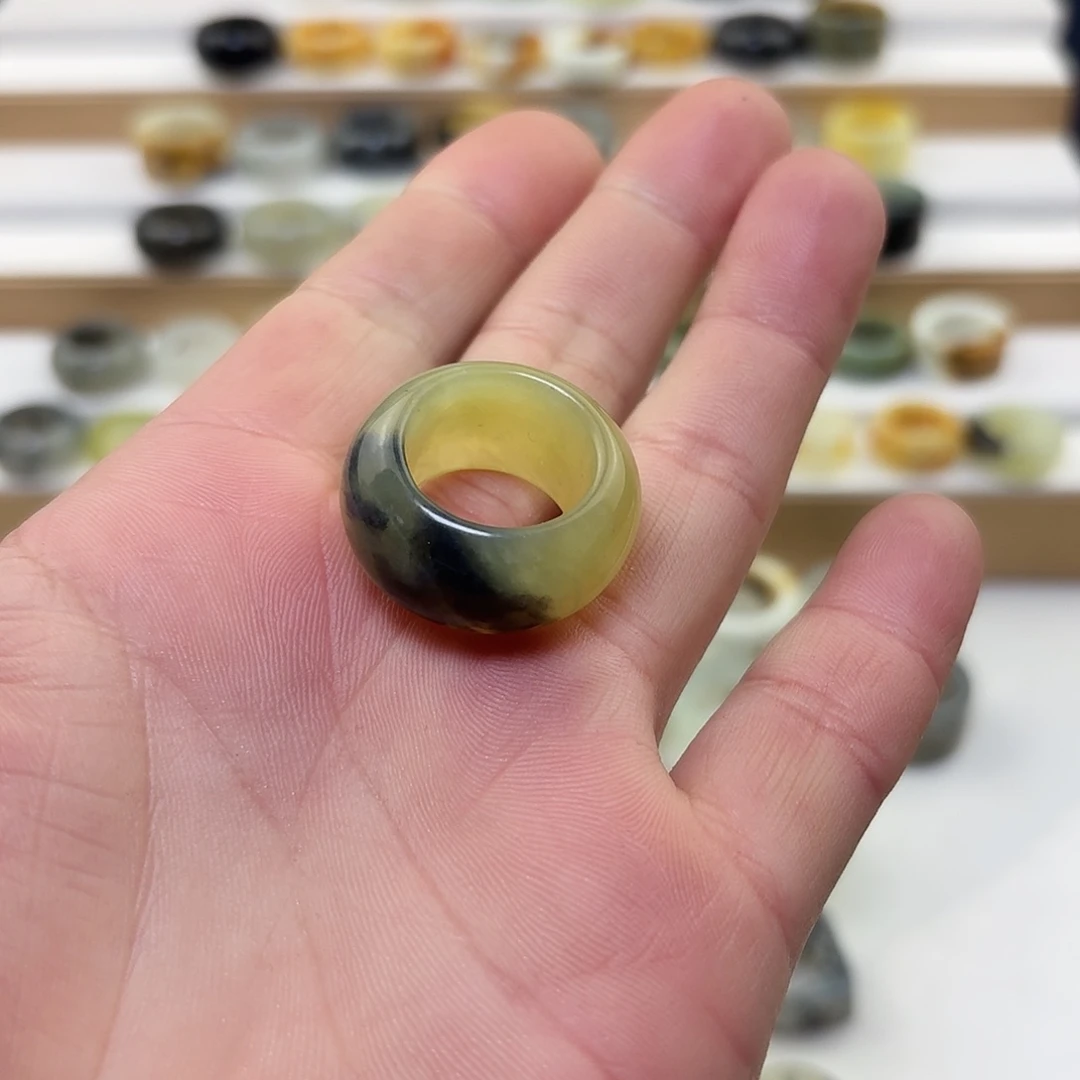 蛇纹石玉未镶嵌戒指