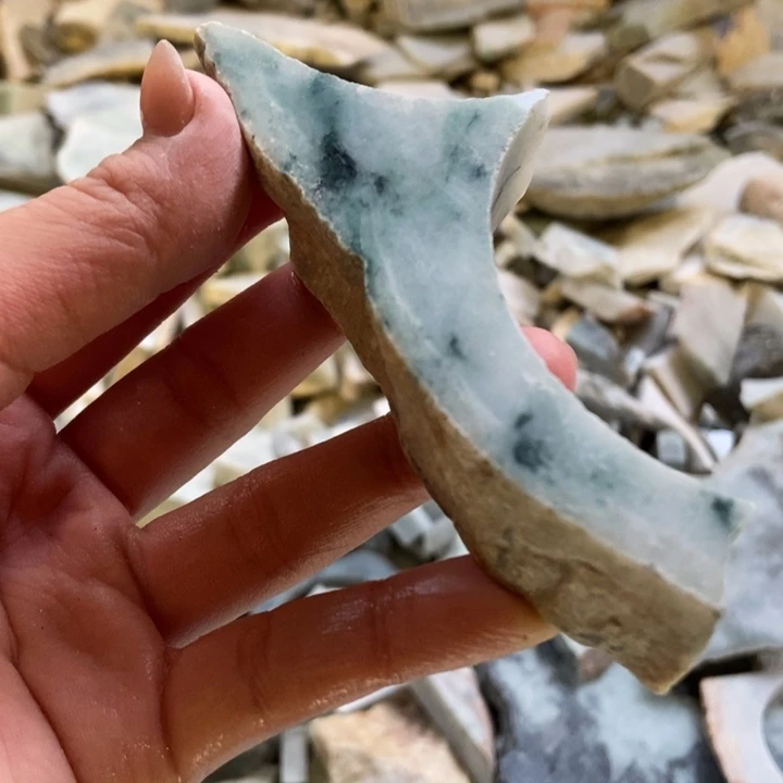 翡翠颈饰未镶嵌天然翡翠