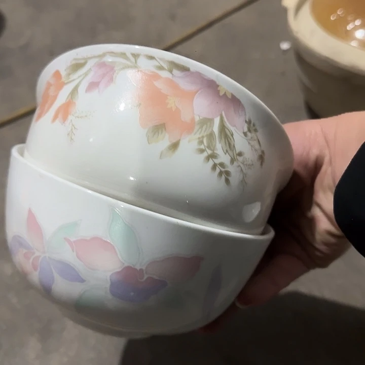 瓷片陶瓷盘子碗啥都有