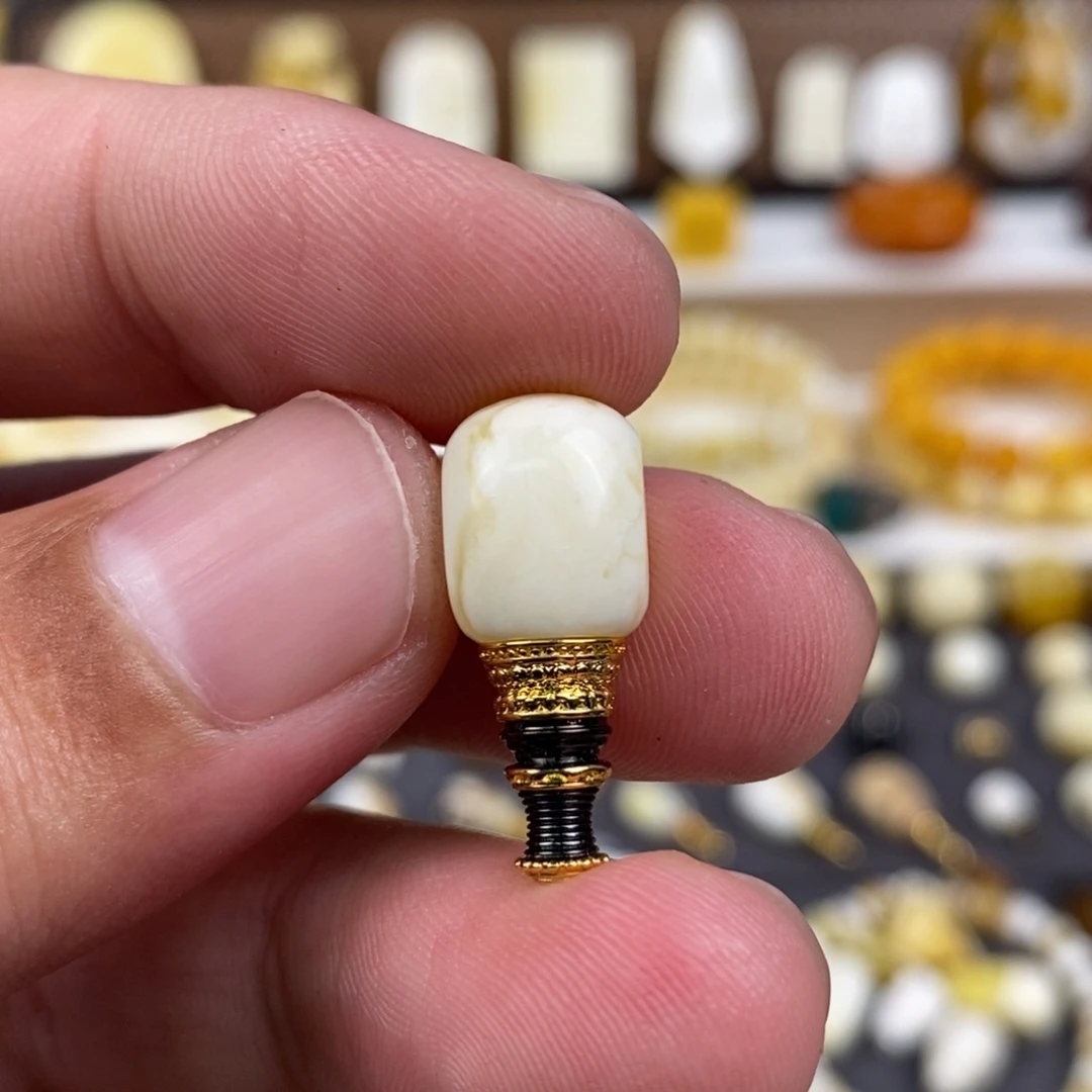 琥珀裸石未镶嵌十*配饰