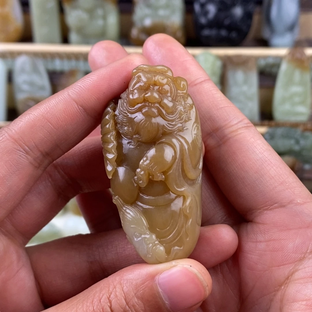 马***山和田玉未镶嵌颈饰