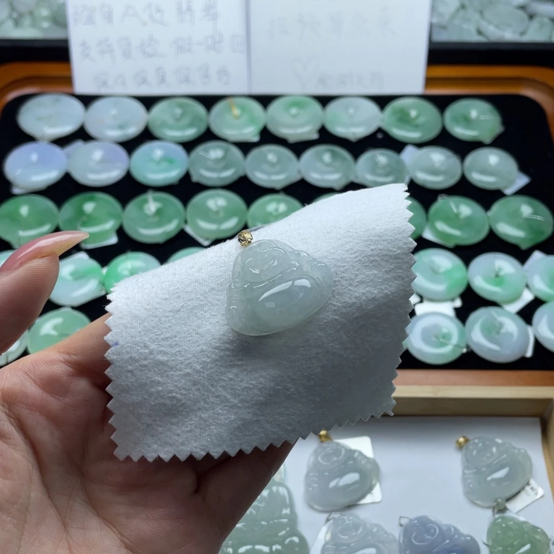 翡翠颈饰18K金镶嵌佛公