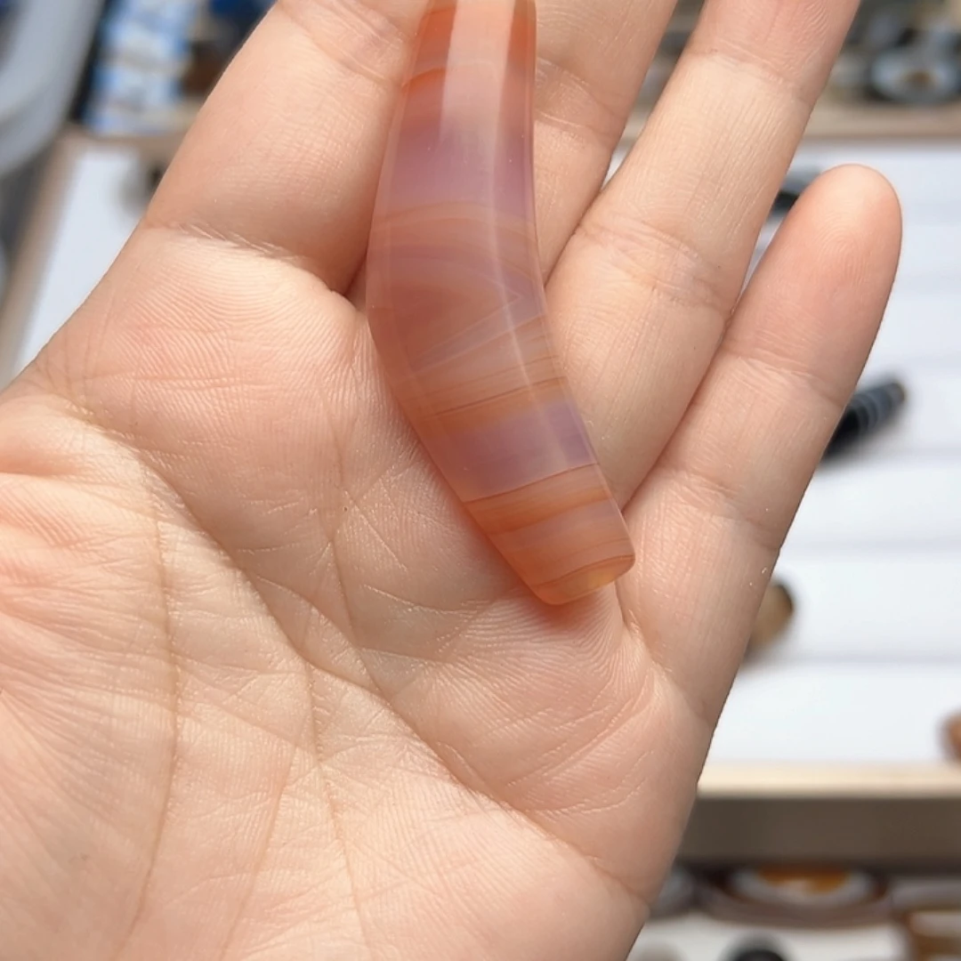 玛瑙/玉髓颈饰未镶嵌嗷***?