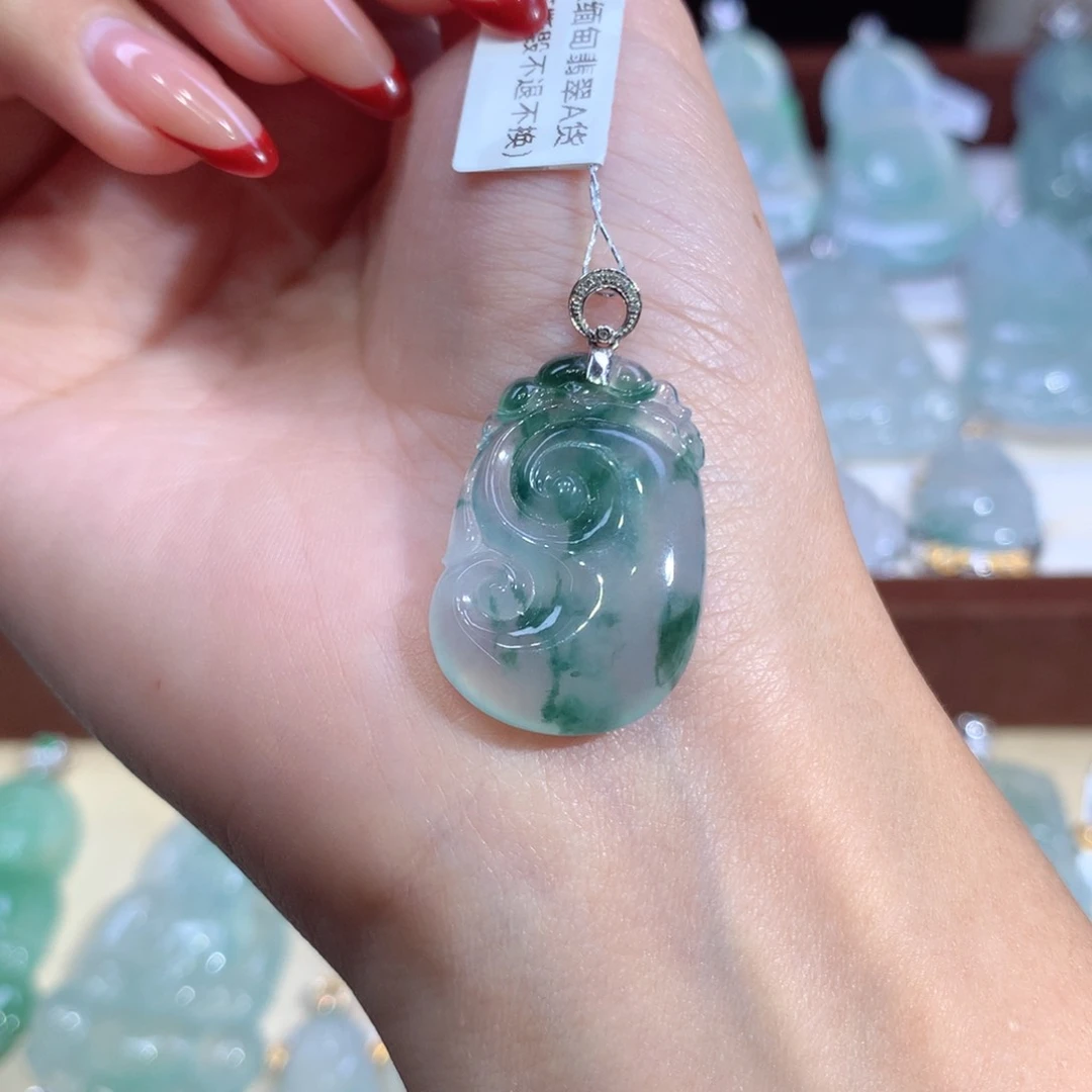 吊坠(不含链)18K金镶嵌翡翠