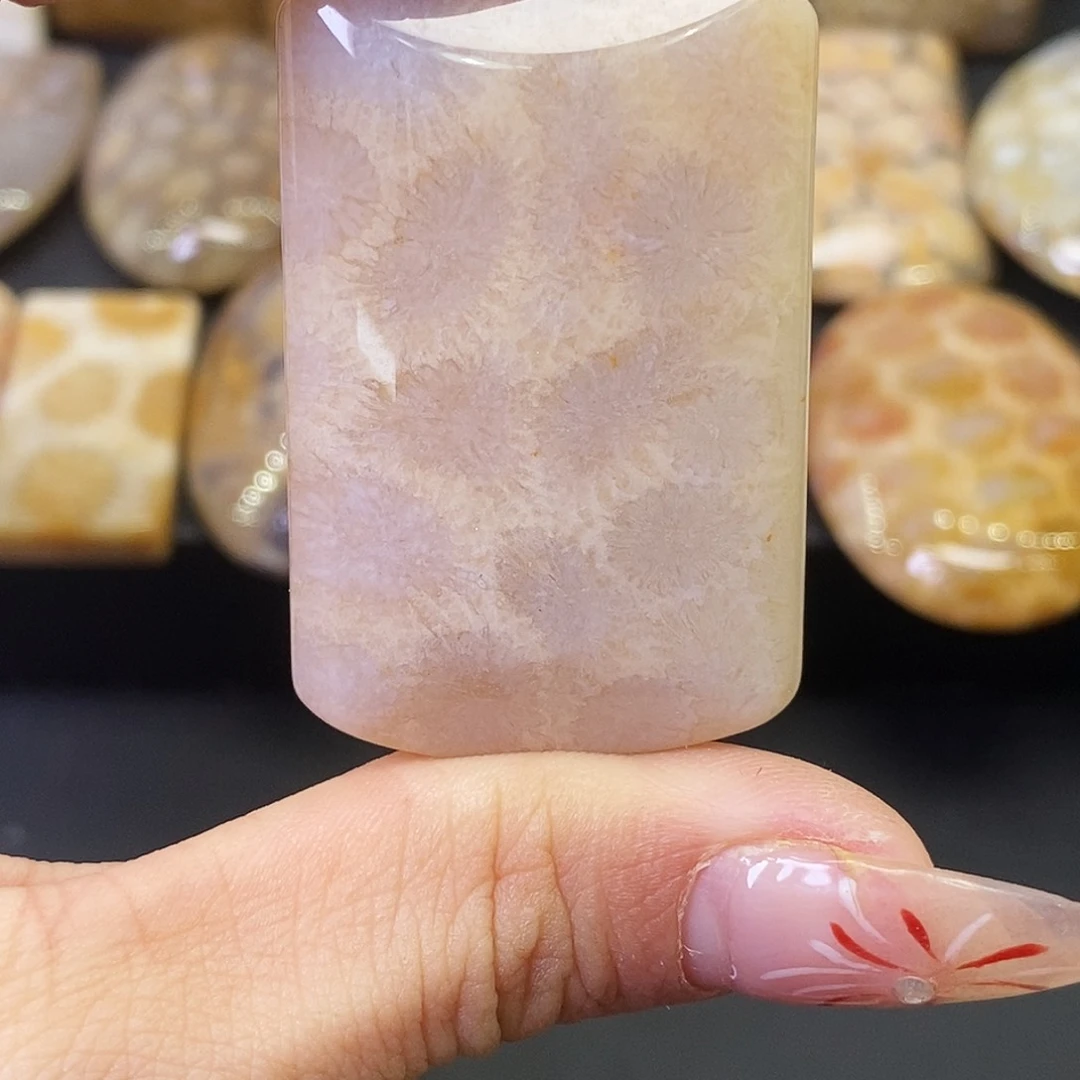 硅化玉颈饰合金桃*树