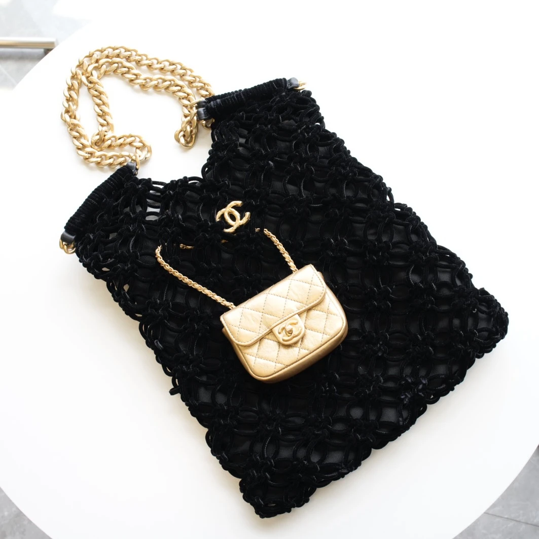 Chanel黑金丝绒网兜单肩包