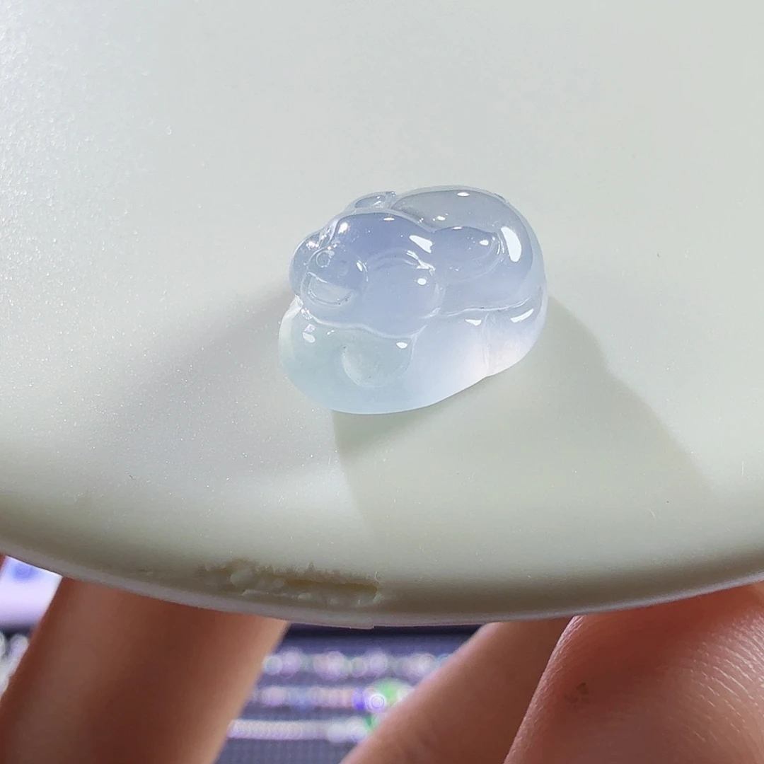 翡翠未镶嵌颈饰小猪猪