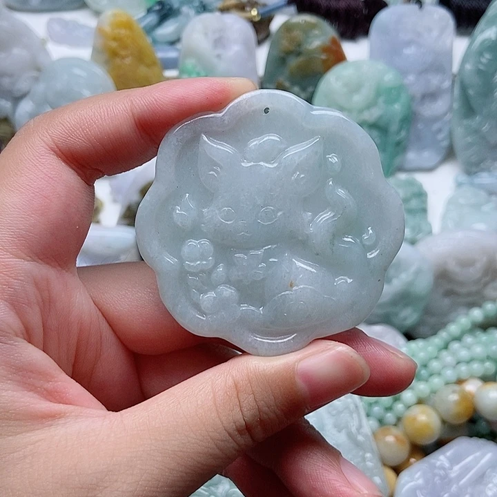 翡翠未镶嵌吊坠(不含链)1