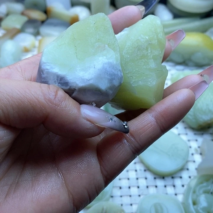 和田玉和田玉黄口未镶嵌大**河