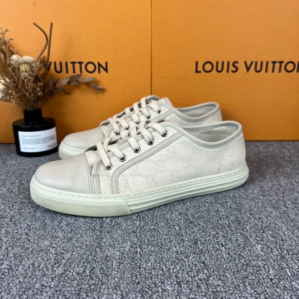 95新 GUCCI/古驰 7码 Gucci古驰满印浅色男士休闲板鞋 95新 /9111