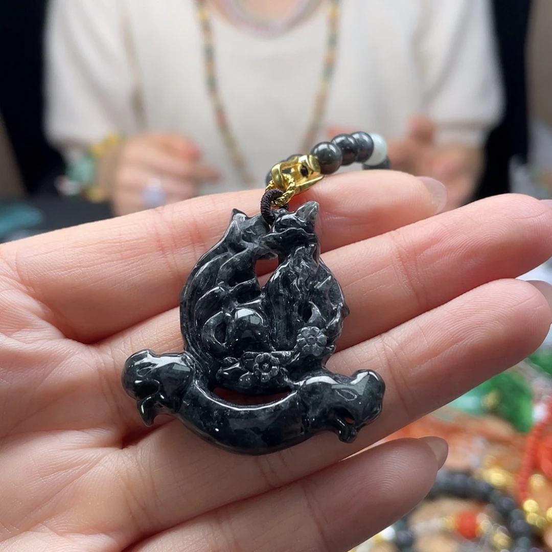 翡翠未镶嵌颈饰待编织
